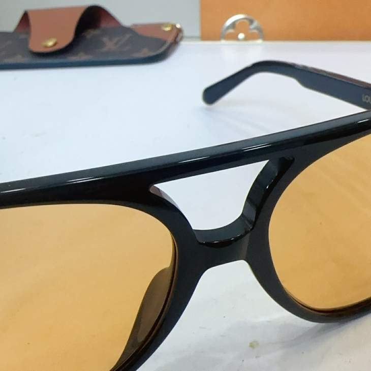 Picture of Louis Vuitton Sunglasses _SKUfw76771345fw